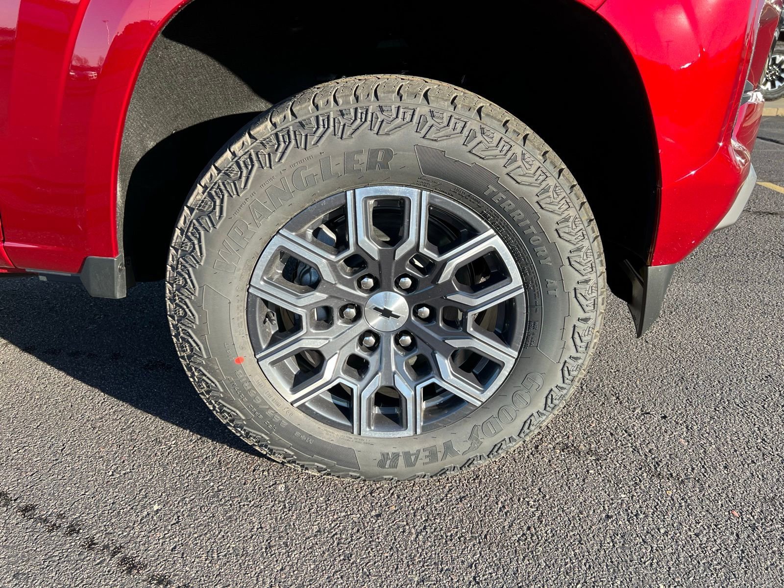 2026 Chevrolet Colorado Z71 - Photo 9