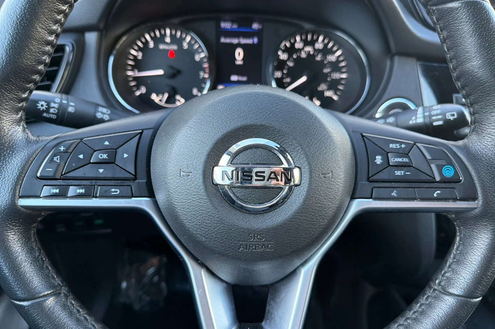 Used 2019 Caspian Blue Metallic Nissan SL image 23