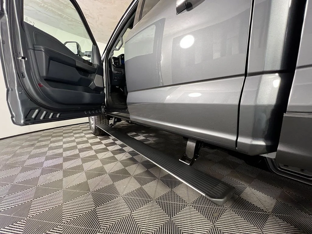 New 2026 Carbonized Gray Metallic Ford Lariat image 32