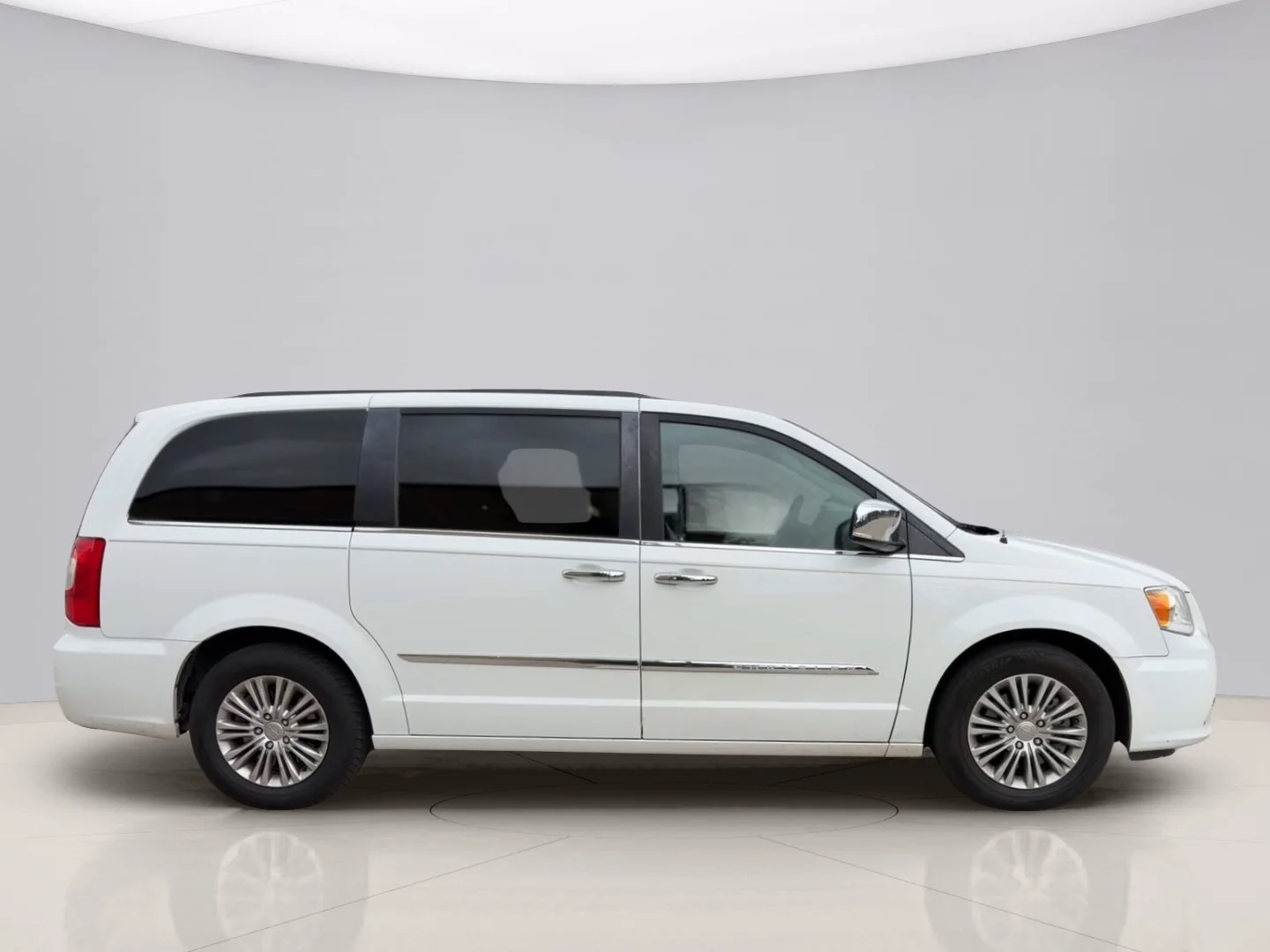 Used 2016 White Chrysler TOURING-L image 6