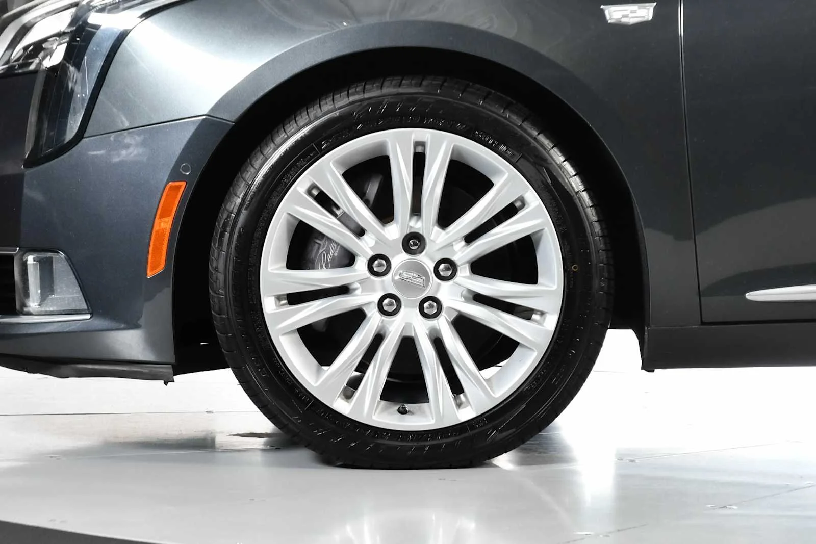Used 2018 Phantom Gray Metallic Cadillac Luxury image 10