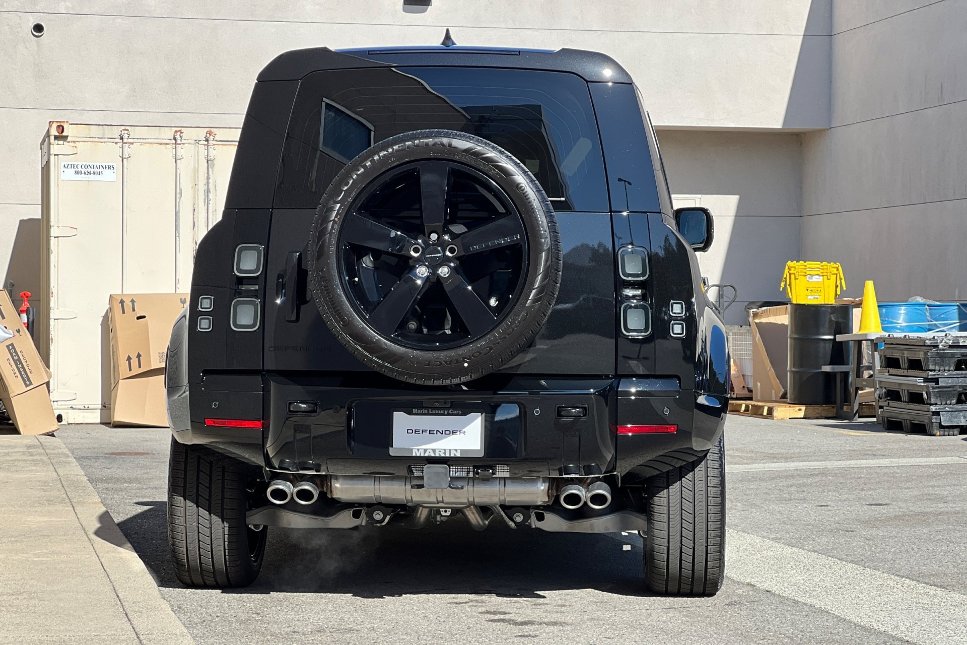 New 2026 Santorini Black Land Rover X-Dynamic SE image 7