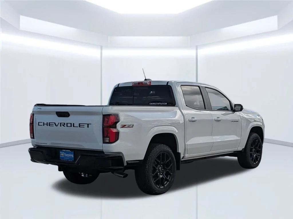 New 2025 Summit White Chevrolet Z71 image 6