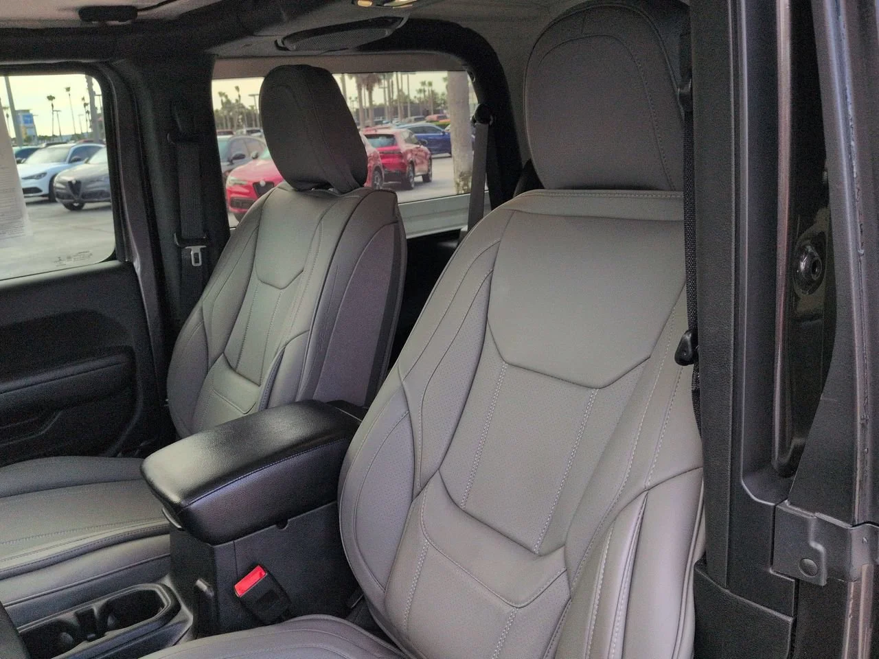 Used 2019 Crystal Metallic Jeep Rubicon image 16