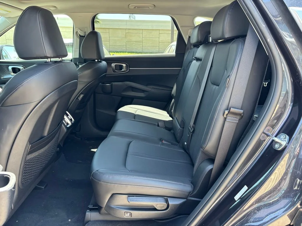 2025 Kia Sorento S - Photo 17