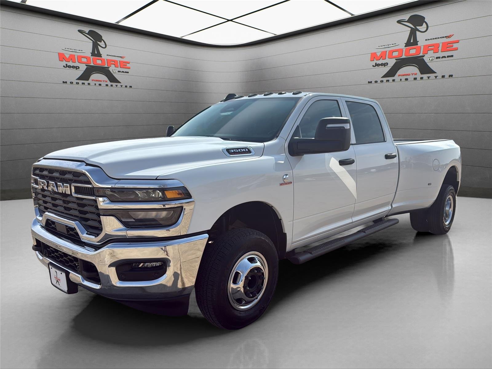 New 2026 Bright White Clear-Coat Exterior Paint RAM Tradesman image 3