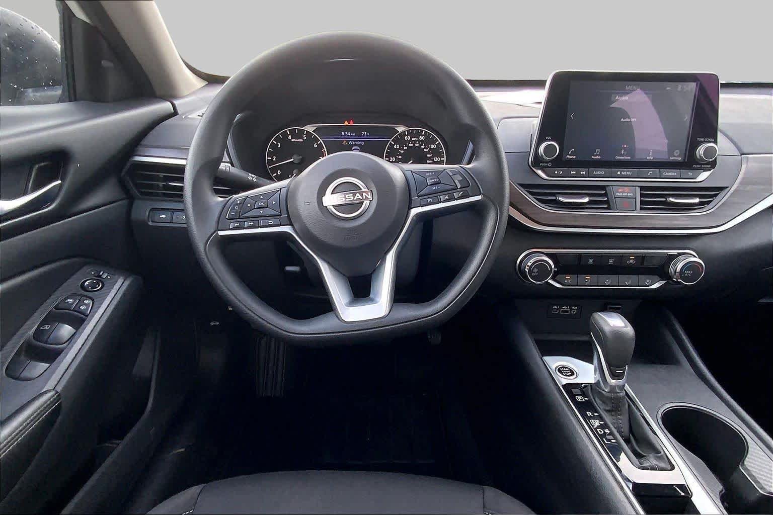 Used 2025 Glacier White Nissan SV image 6