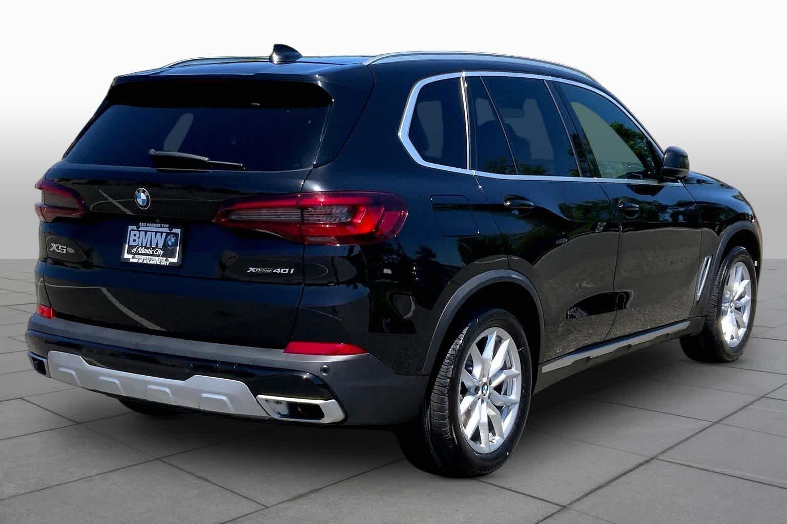 Used 2021 Black Sapphire Metallic BMW xDrive40i image 12