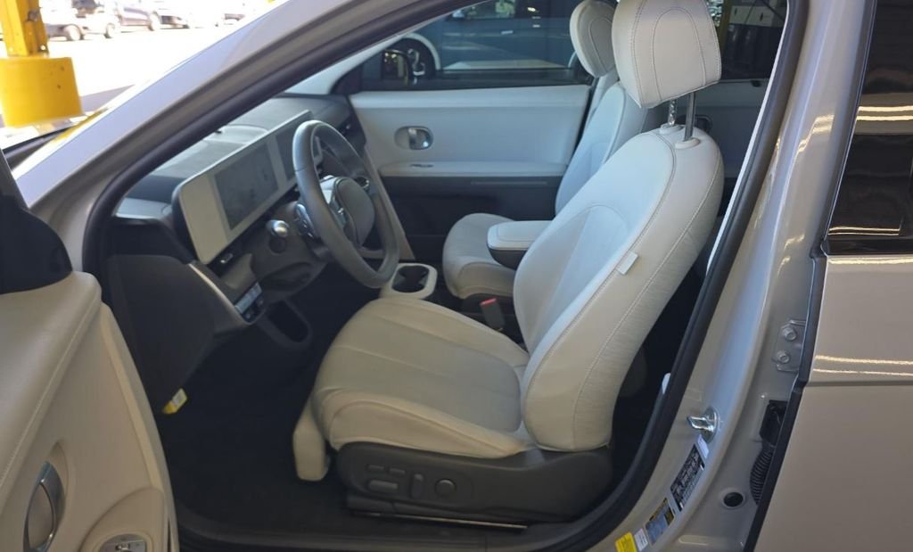 Used 2023 Gray Hyundai Limited image 7