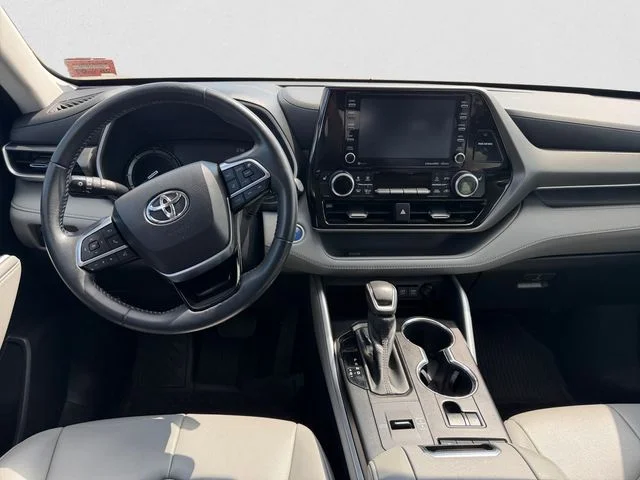 Used 2021 Black Toyota XLE image 11