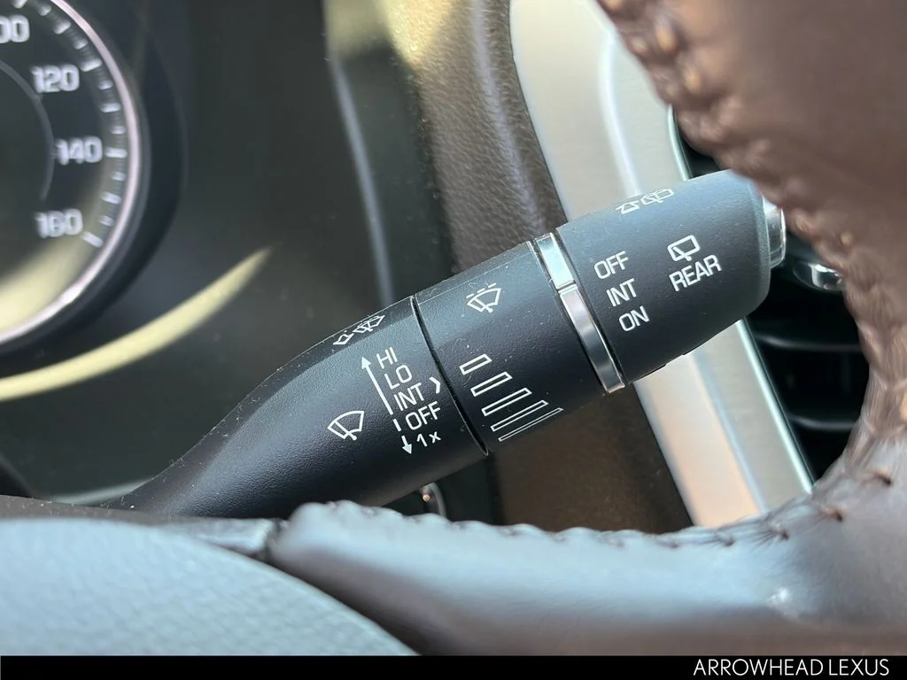 Used 2018 White GMC SLT-2 image 16