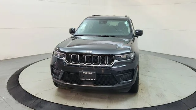 Used 2023 Black Jeep Laredo image 2