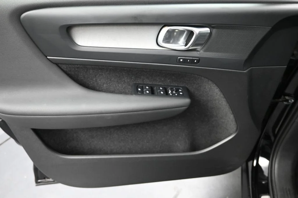 Certified Used 2025 Onyx Black Volvo Plus image 15