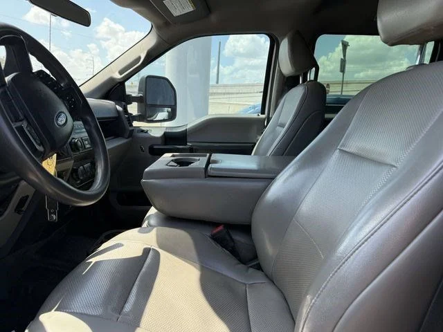 Used 2022 White Ford XL image 9