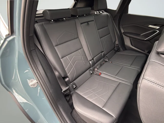 Used 2023 Green BMW xDrive28i image 25