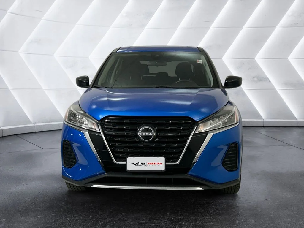 Used 2024 Blue Nissan S image 2
