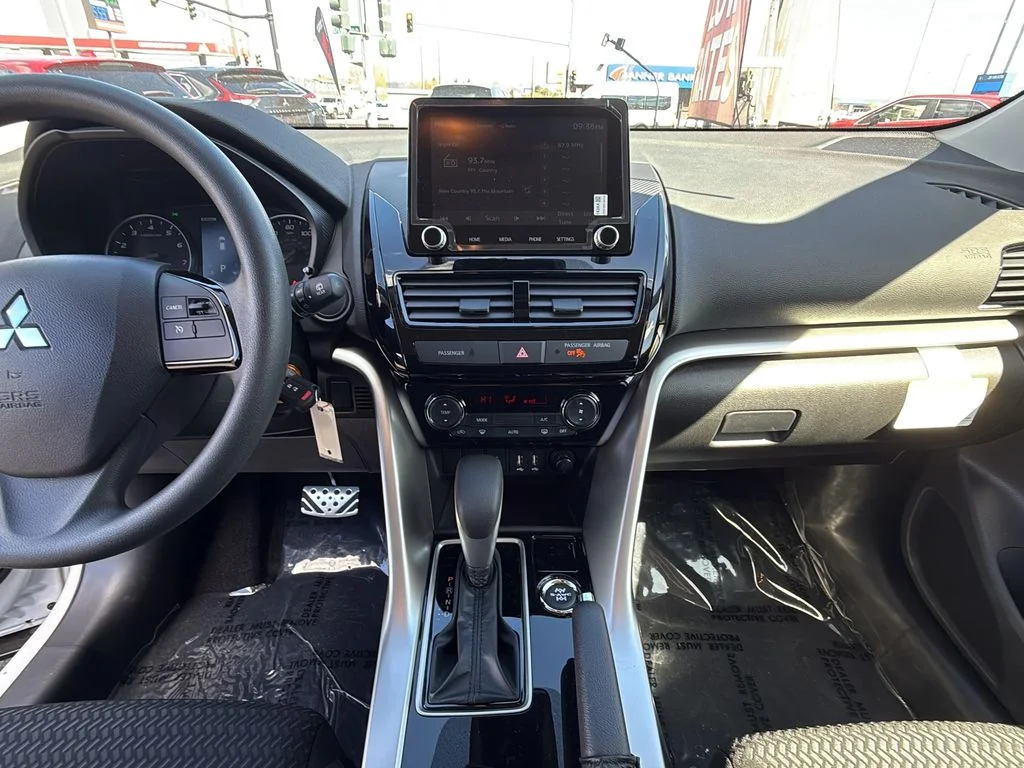 New 2026 White Diamond Mitsubishi ES image 17