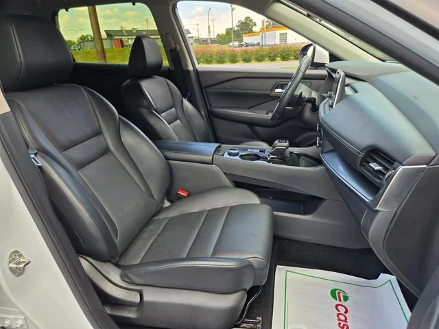 Used 2024 White Nissan SV image 21