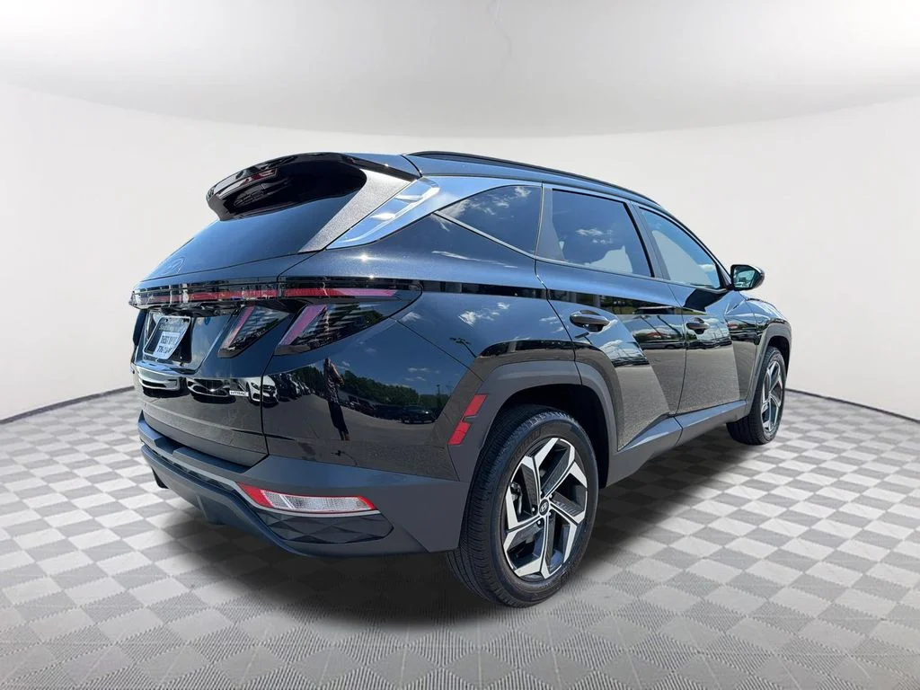 Used 2023 Black Hyundai SEL image 5