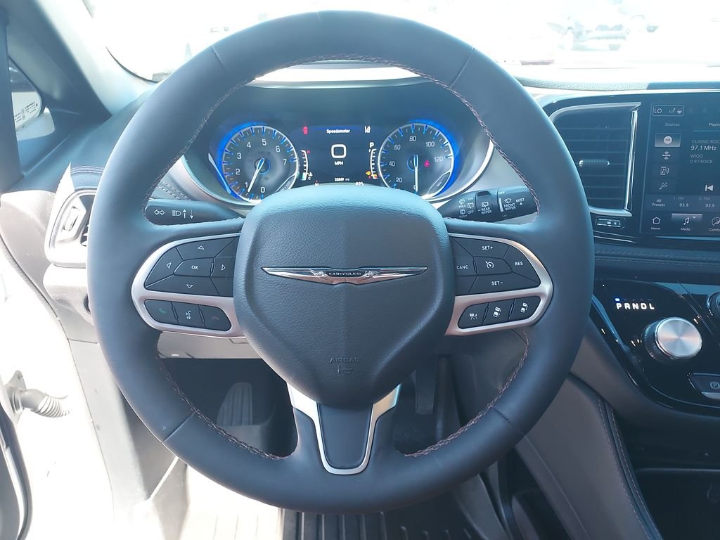 Used 2024 White Chrysler Pinnacle image 17