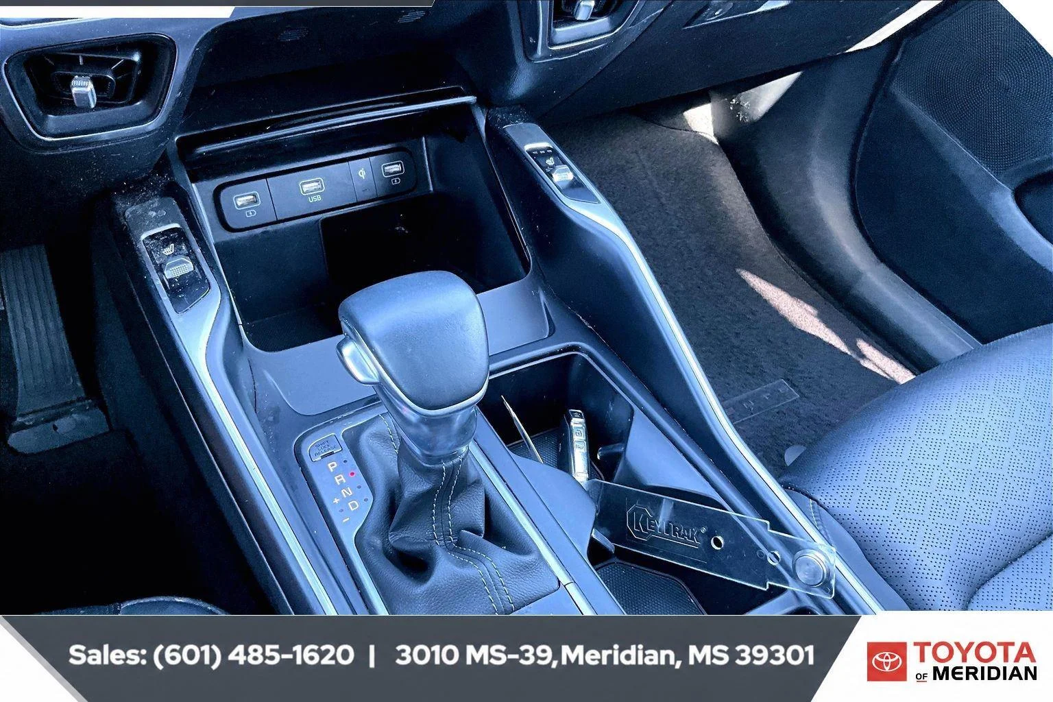 Used 2023 Glacial White Pearl Kia X-Line S image 24