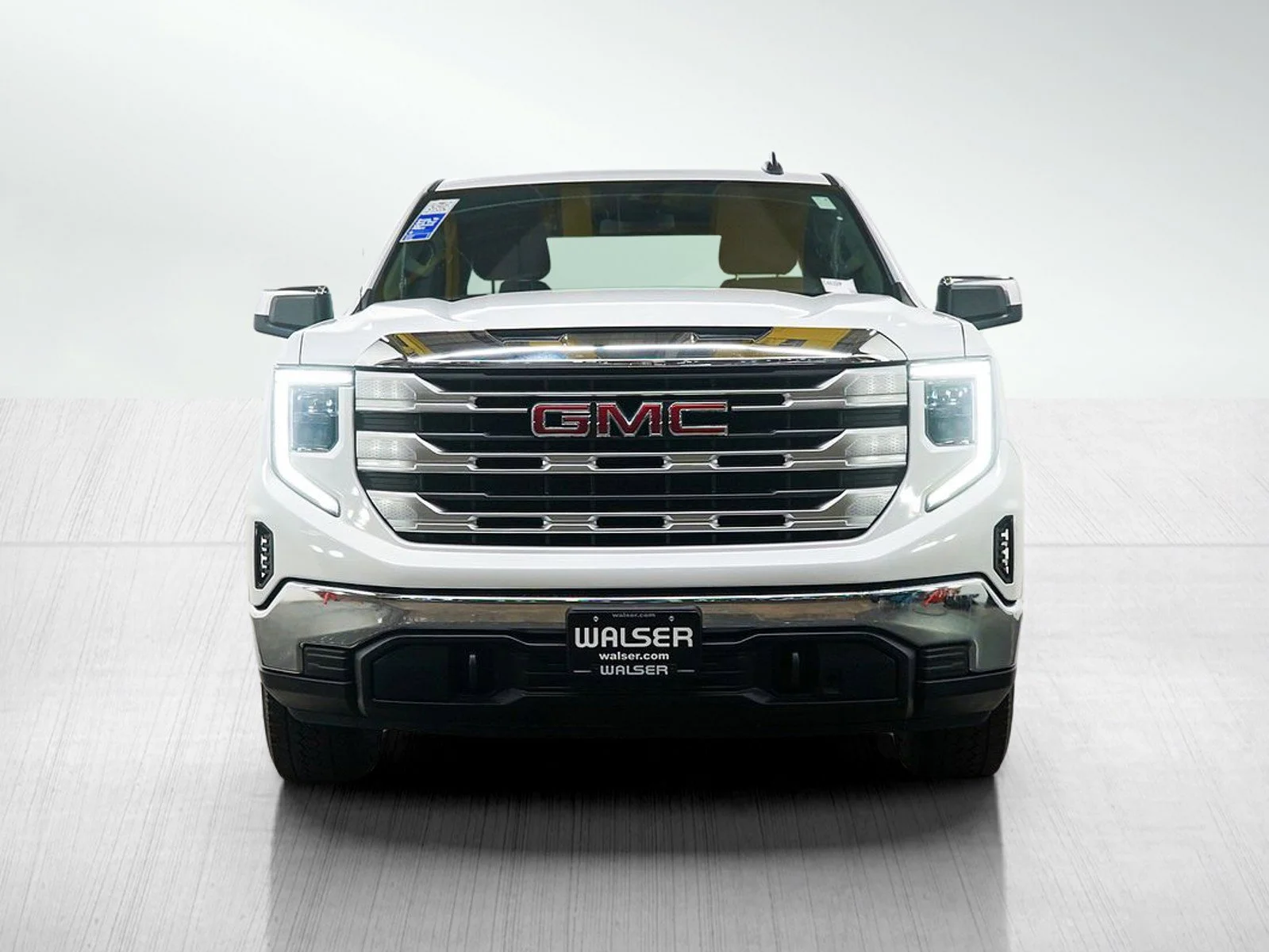 Used 2023 White GMC SLE image 9