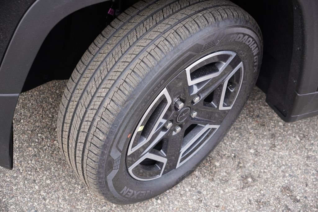 New 2026 Diamond Black Crystal Pearl-Coat Exterior Paint Jeep Laredo image 9