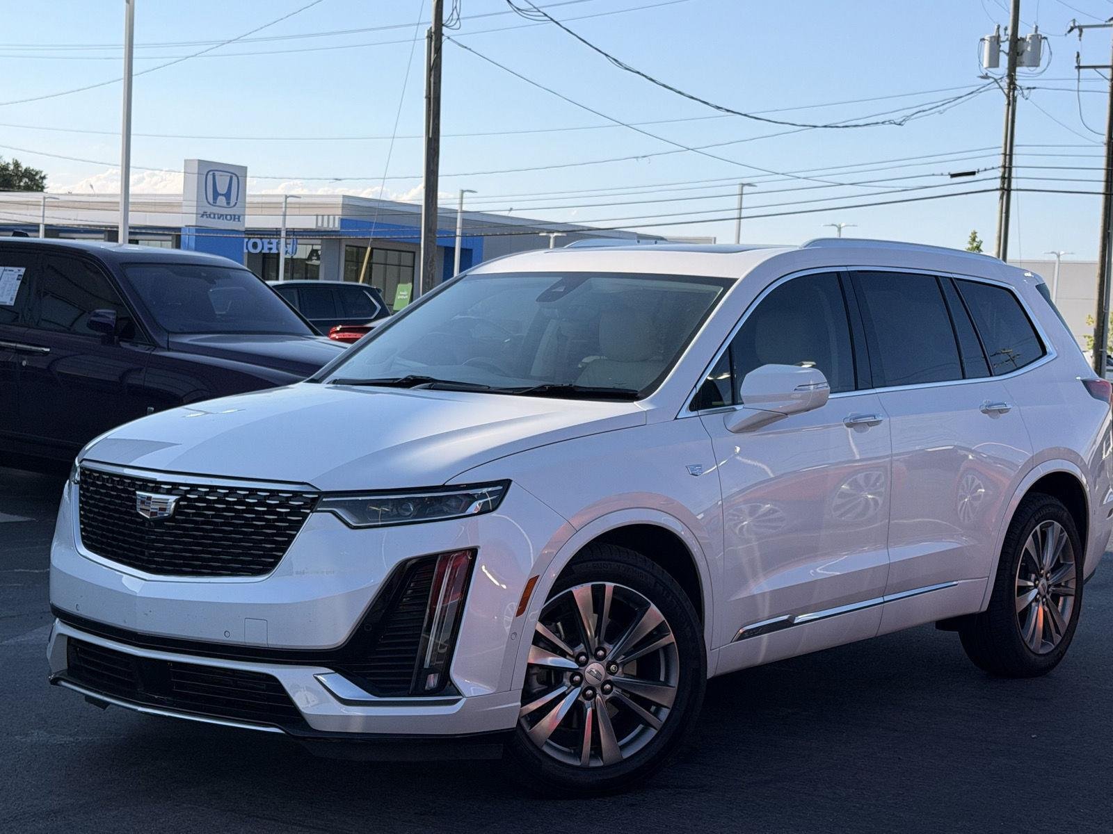 Used 2023 Crystal White Tricoat Cadillac FWD Premium Luxury image 26