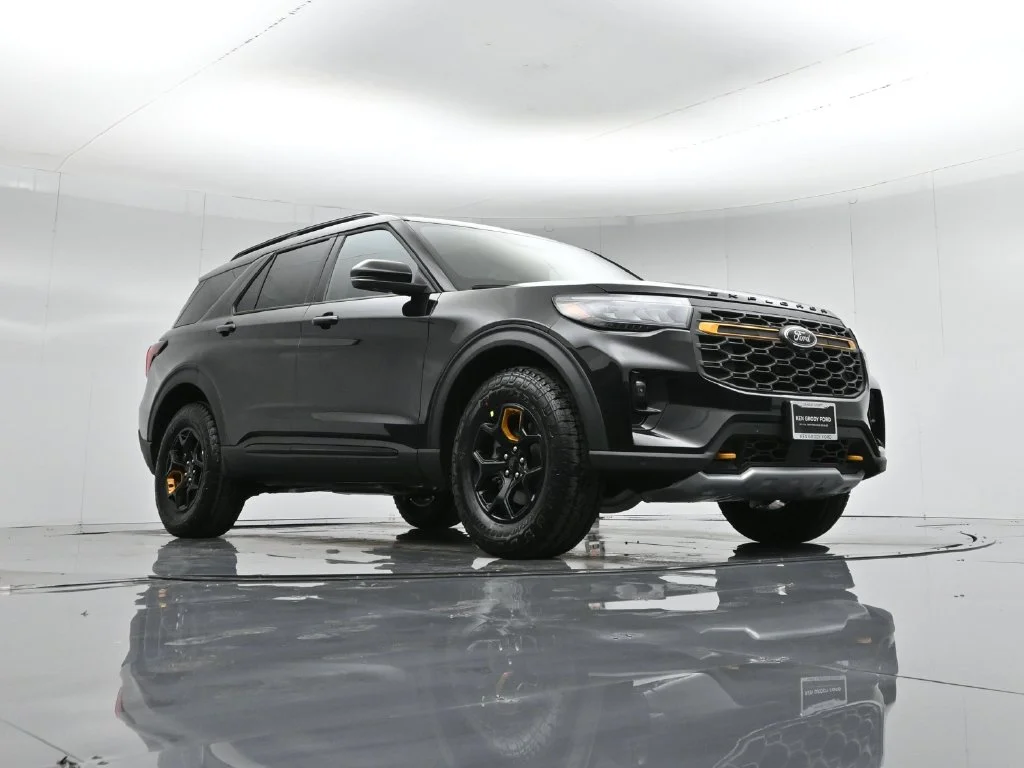 New 2026 Agate Black Metallic Ford Tremor image 48
