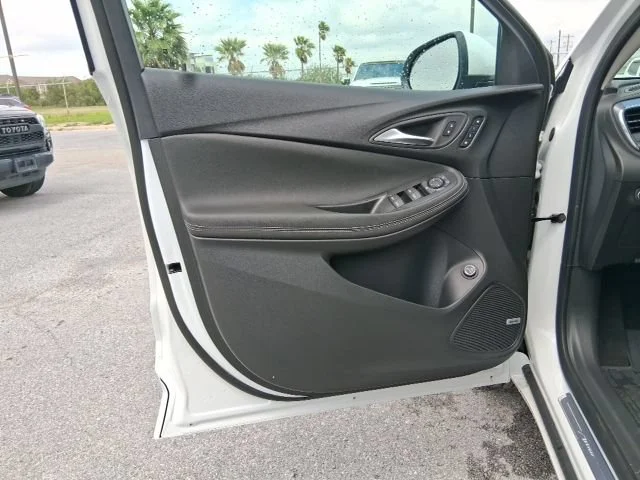 Used 2026 White Frost Tricoat Buick Avenir image 11