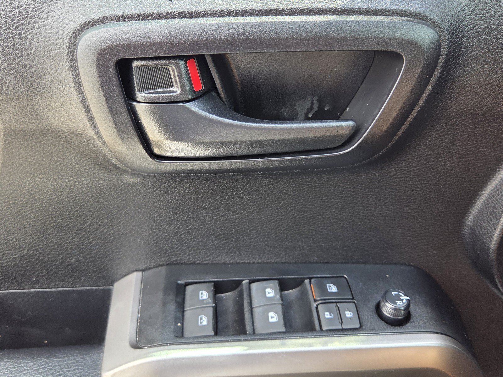 Used 2023 Ice Toyota SR5 image 12
