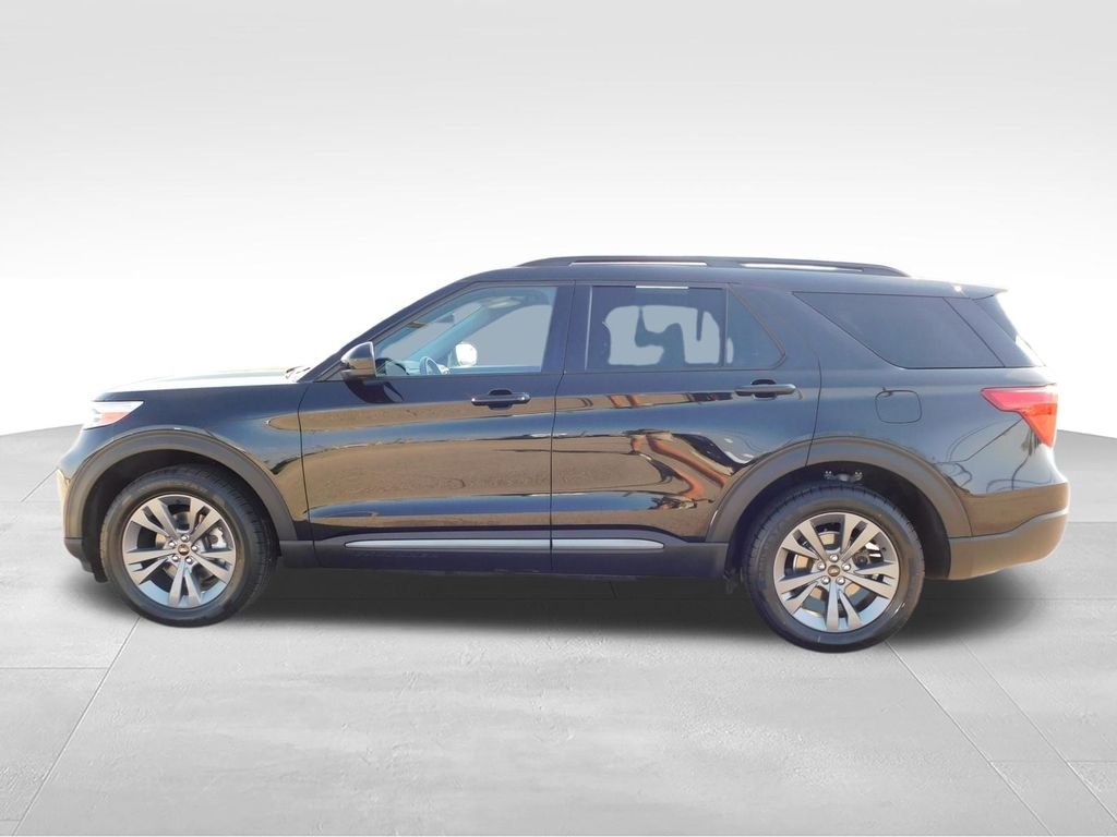 Used 2023 Black Ford XLT image 9