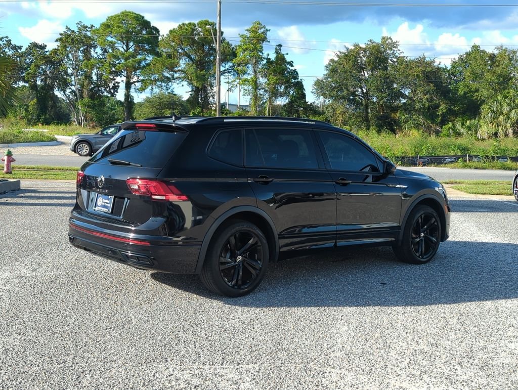 Used 2023 Black Volkswagen 2.0T SE R-Line Black image 7