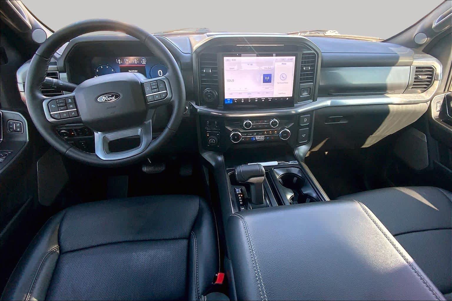 Used 2025 Agate Black Metallic Ford LARIAT image 16
