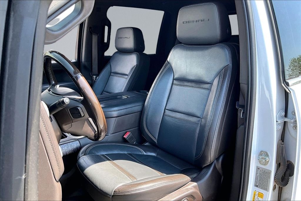 Used 2020 White GMC Denali image 24
