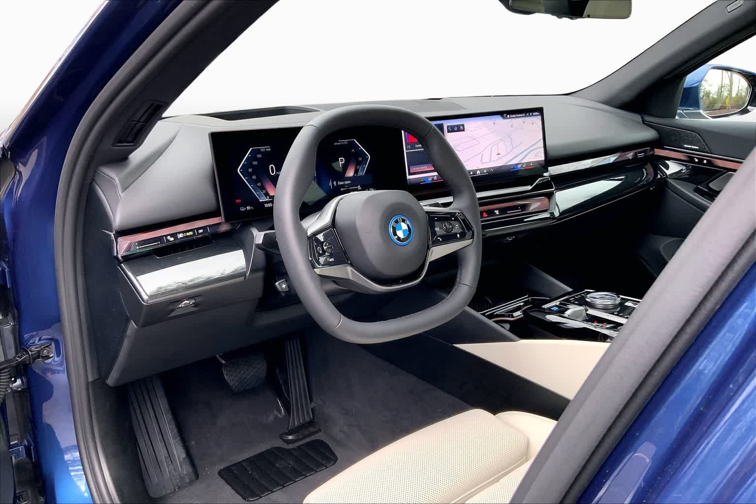 Used 2026 Phytonic Blue Metallic BMW xDrive40 image 17