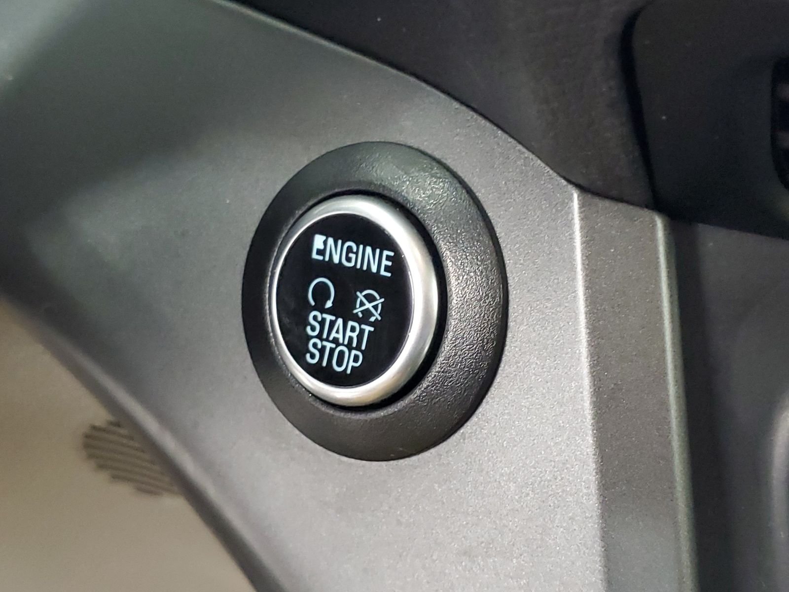 Used 2019 Gray Ford SEL image 19