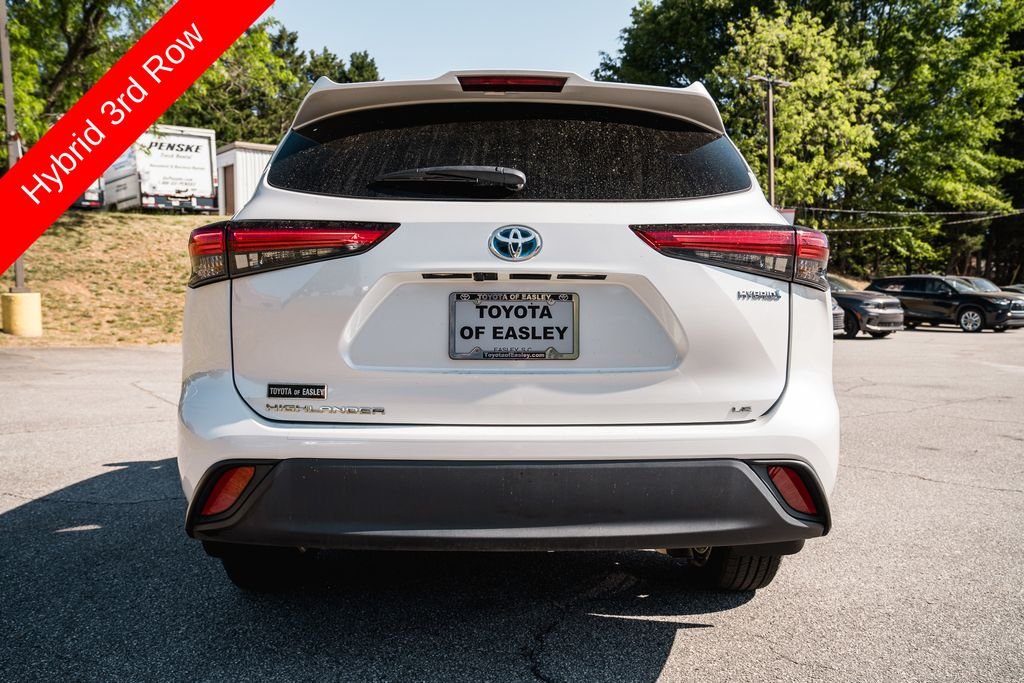 Used 2023 Wind Chill Pearl Toyota LE image 6
