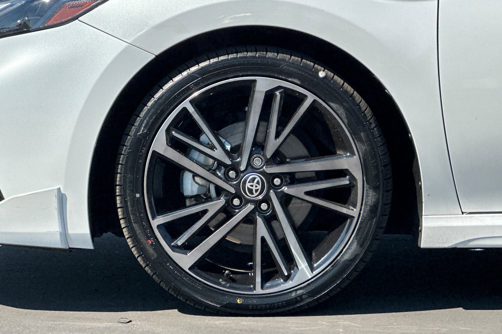 2025 Toyota Camry XSE - Photo 25