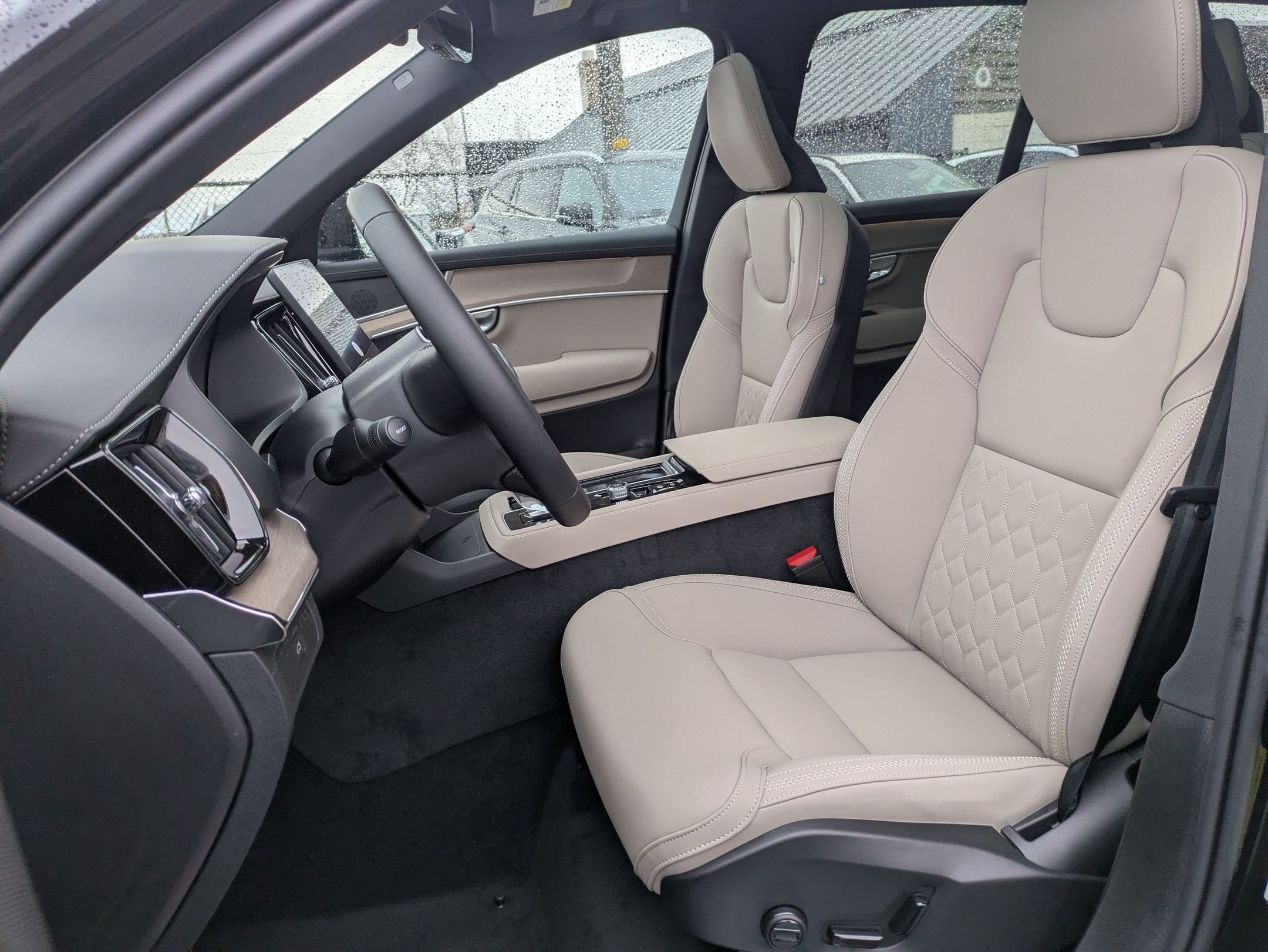 New 2026 Onyx Black Volvo Core image 15