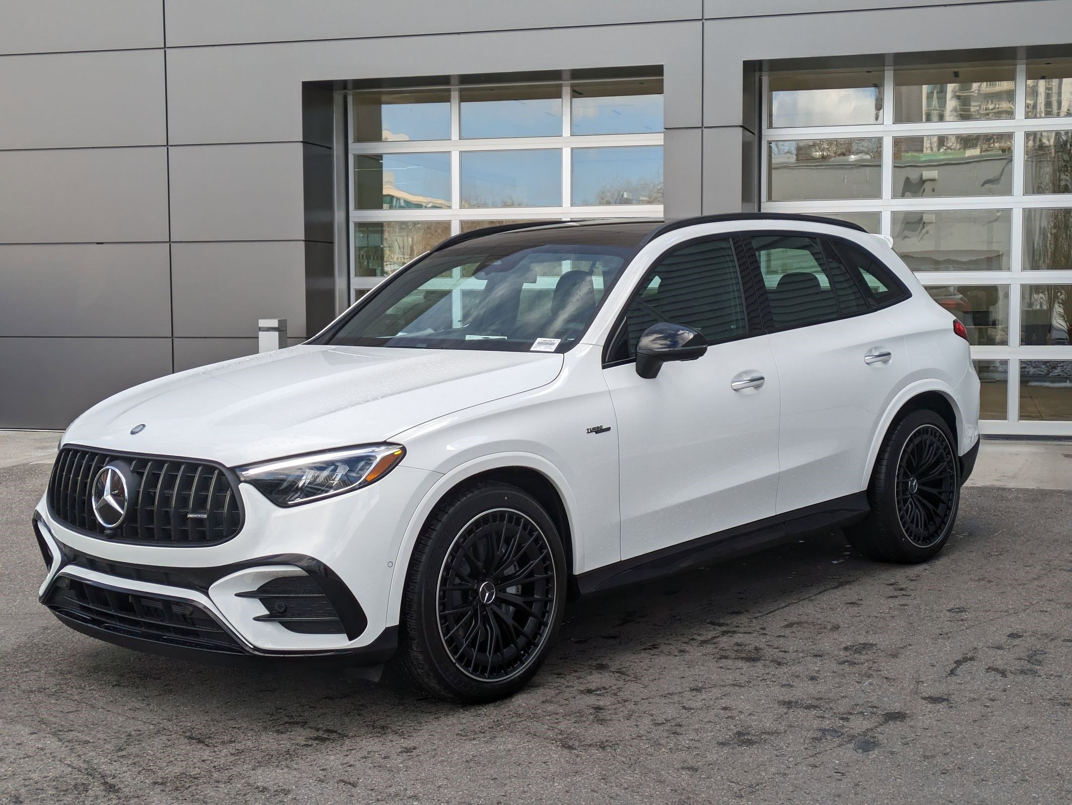 2025 Mercedes-Benz GLC AMG GLC43 - Photo 9