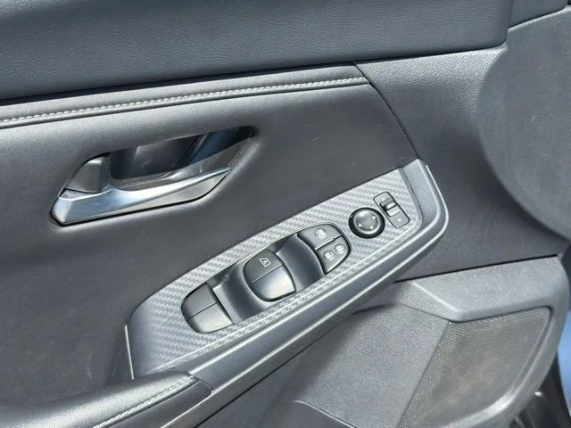 Used 2025 Gray Nissan SV image 19
