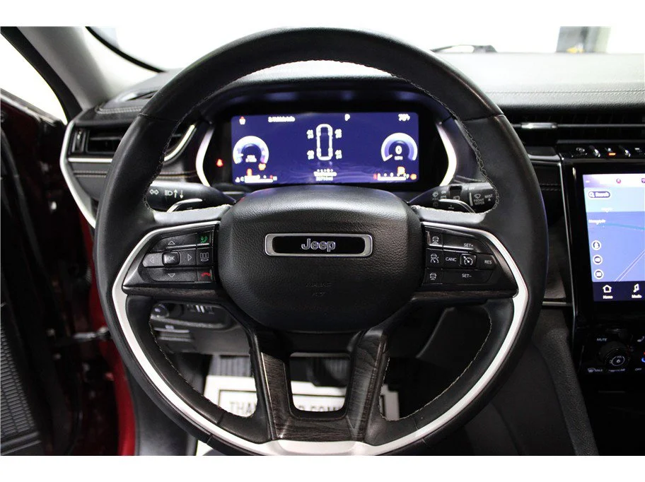 Used 2023 Velvet Red Pearlcoat Jeep Limited image 26