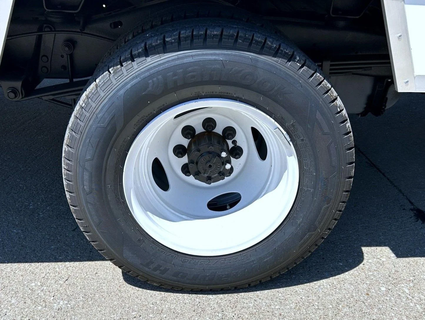 New 2027 White Ford Base image 18