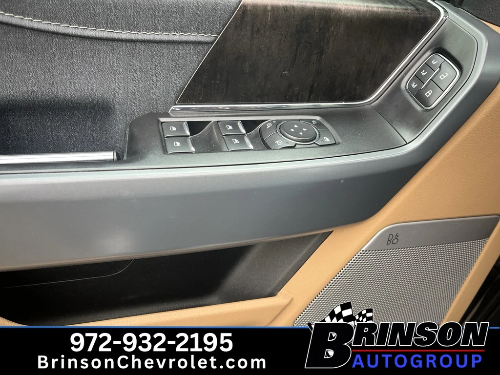 Used 2022 Agate Black Metallic Ford LARIAT image 12