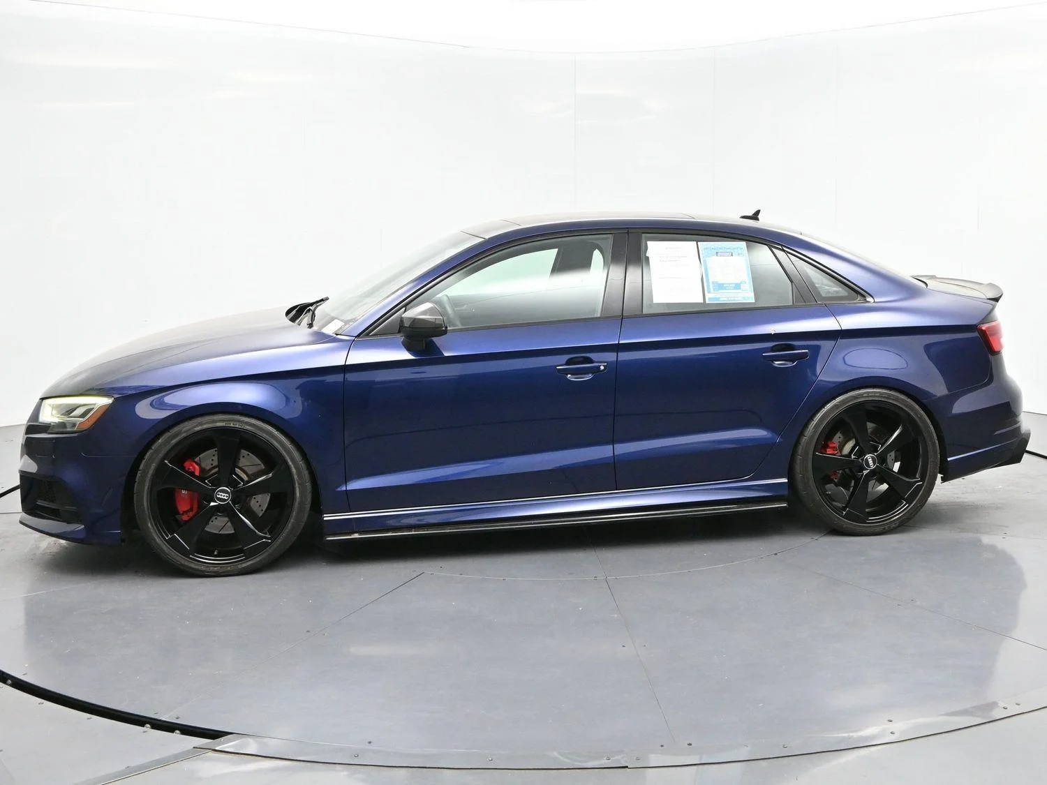 Used 2019 Navarra Blue Metallic Audi Premium Plus image 4