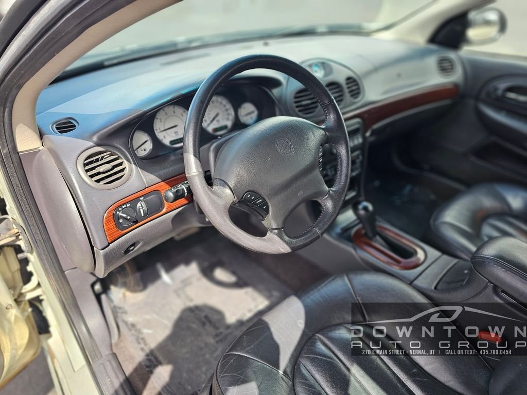 Used 1999 Green Chrysler Base image 12