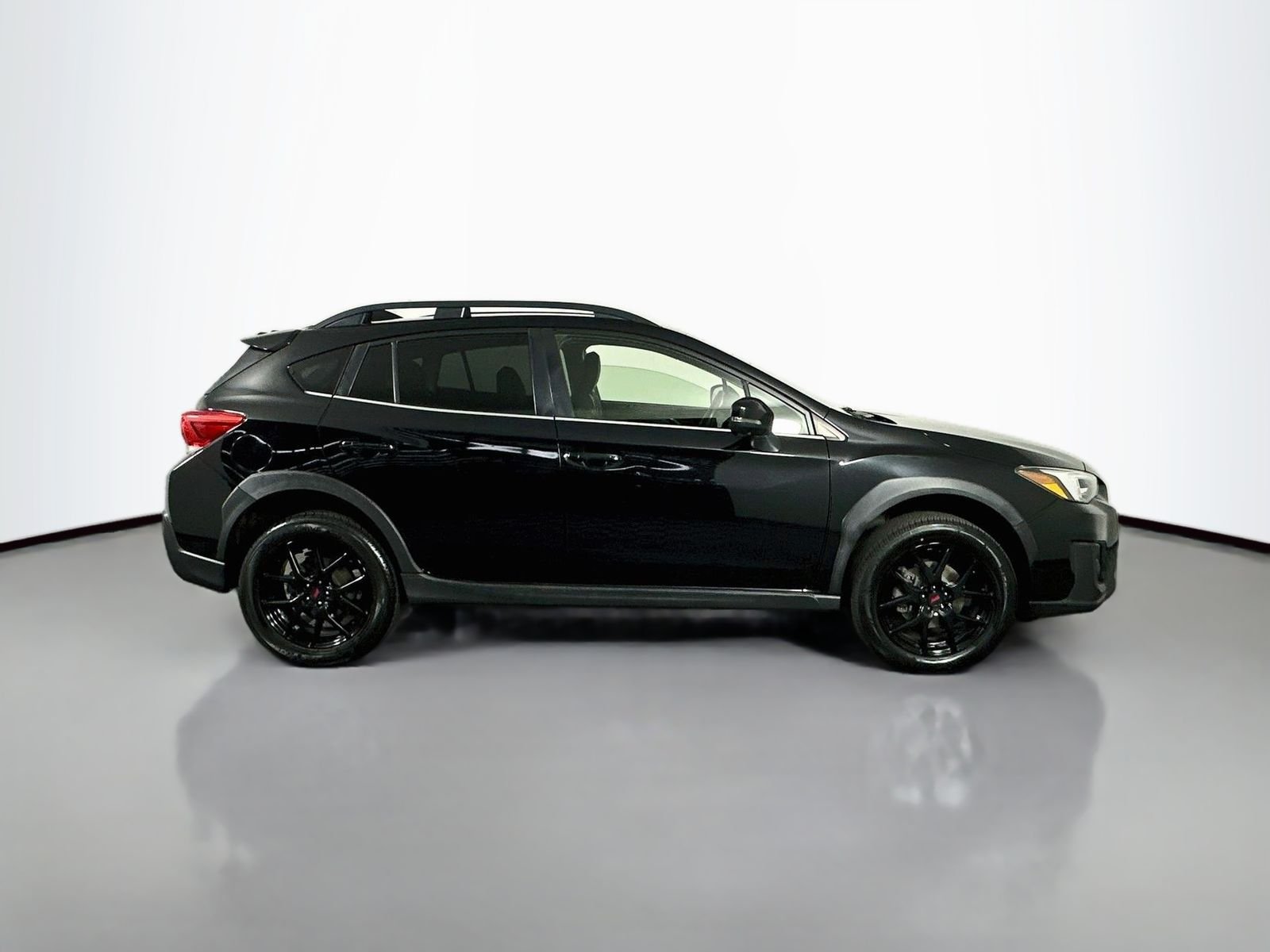 Used 2019 Crystal Black Silica Subaru 2.0i Limited image 9