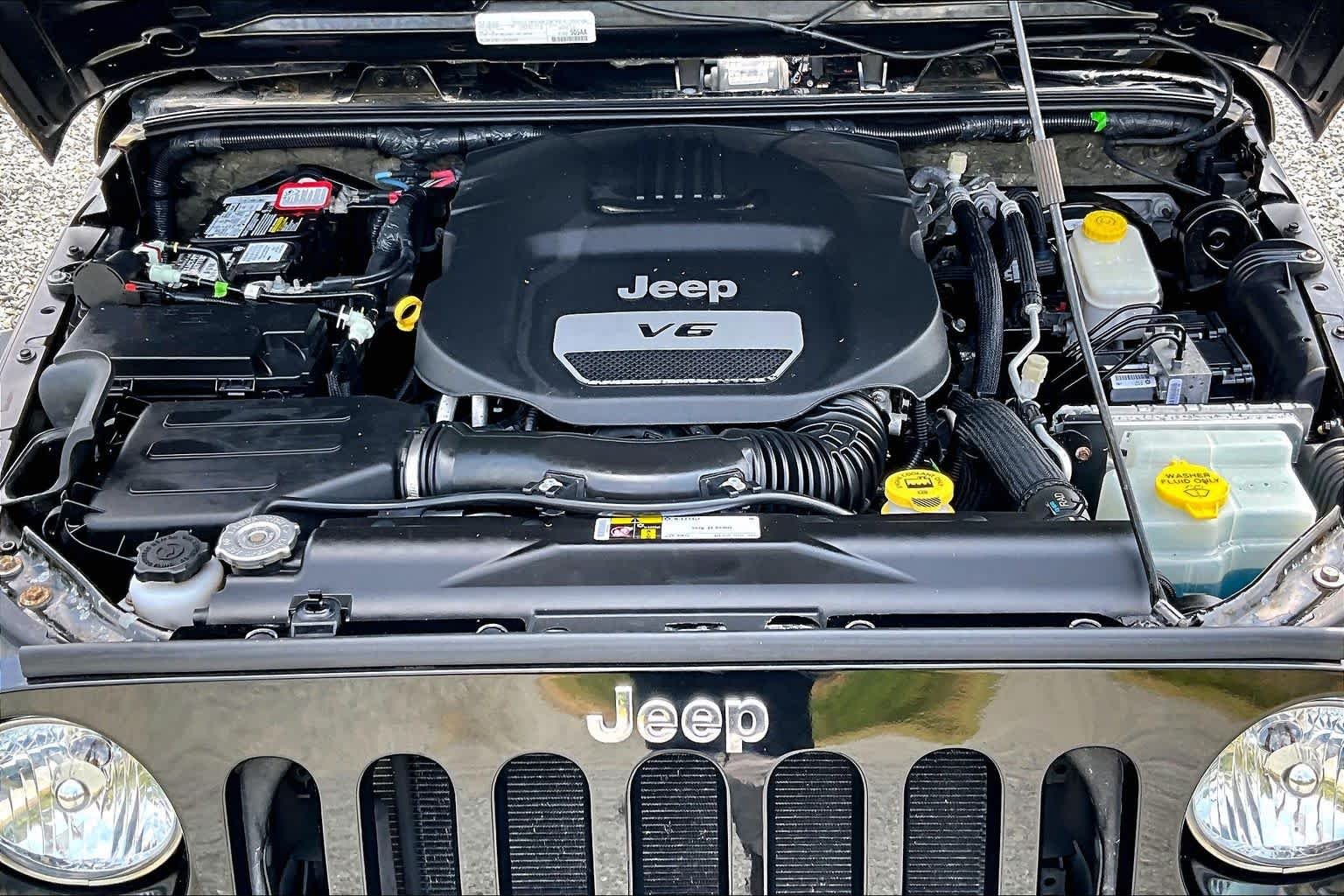 Used 2016 Black Clearcoat Jeep Sport image 32