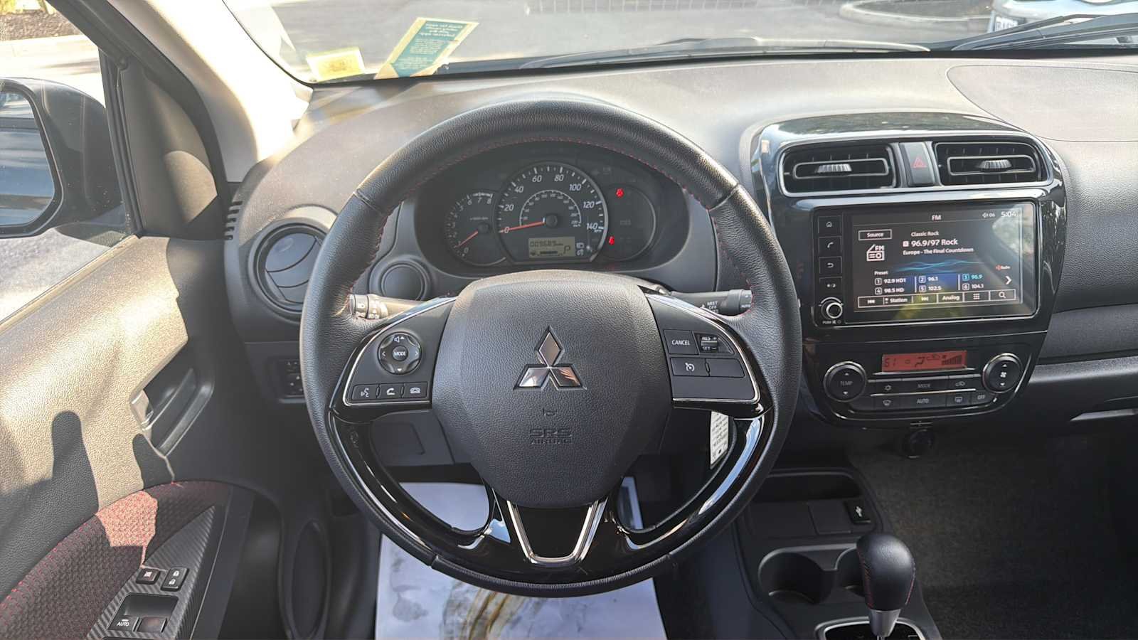 Used 2024 Graphite Gray Metallic w/Black Roof Mitsubishi Black Edition image 18